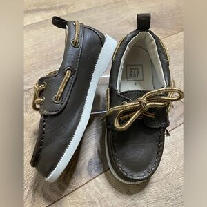 GAP Kids Moccasins in Brown and White